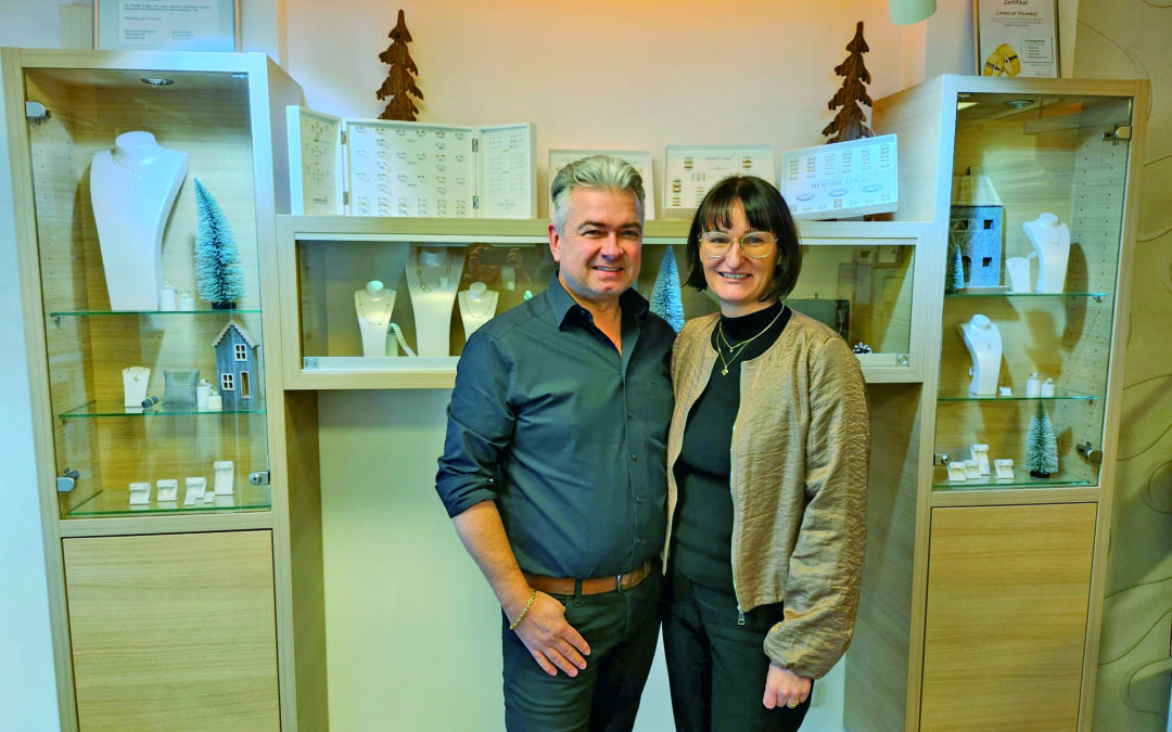 SCHMUCKZEIT nimmt sich für Schmuck Zeit